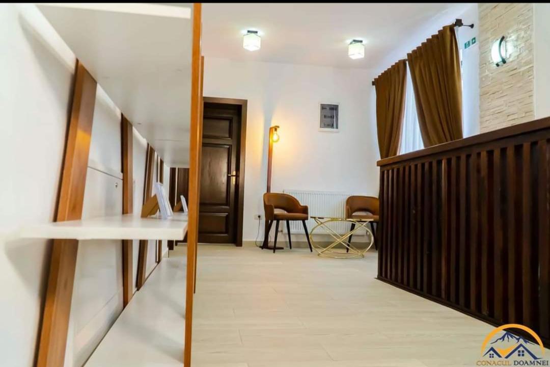 Conacul Doamnei Villa Corbi Ngoại thất bức ảnh