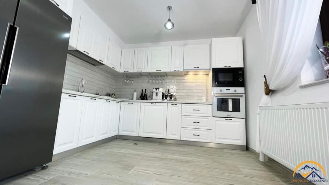 Conacul Doamnei Villa Corbi Ngoại thất bức ảnh